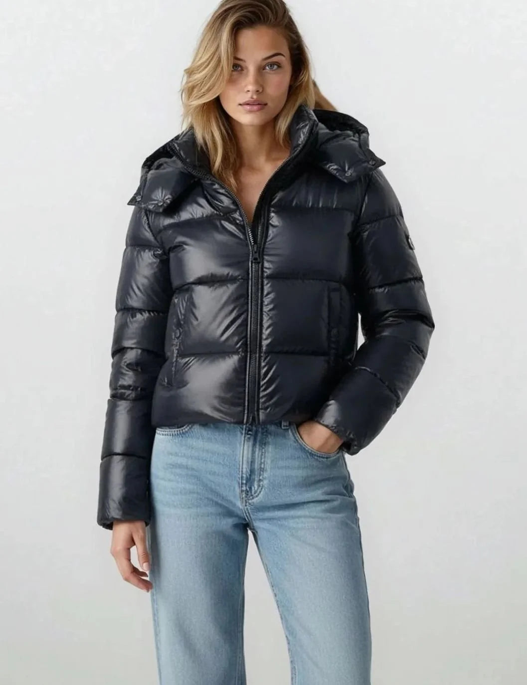 Lara | Women&