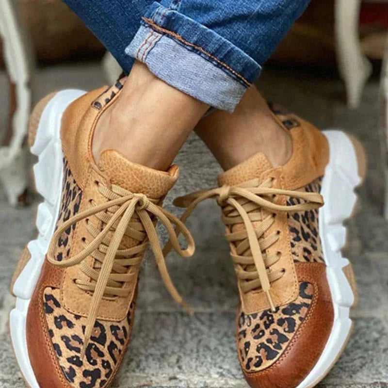 Tia | Women&