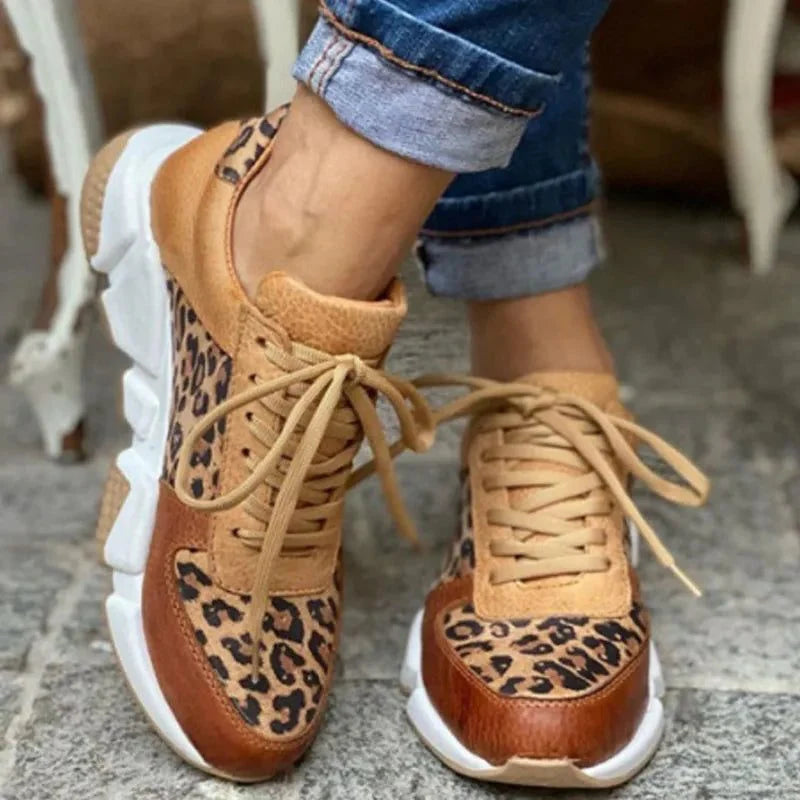 Tia | Women&