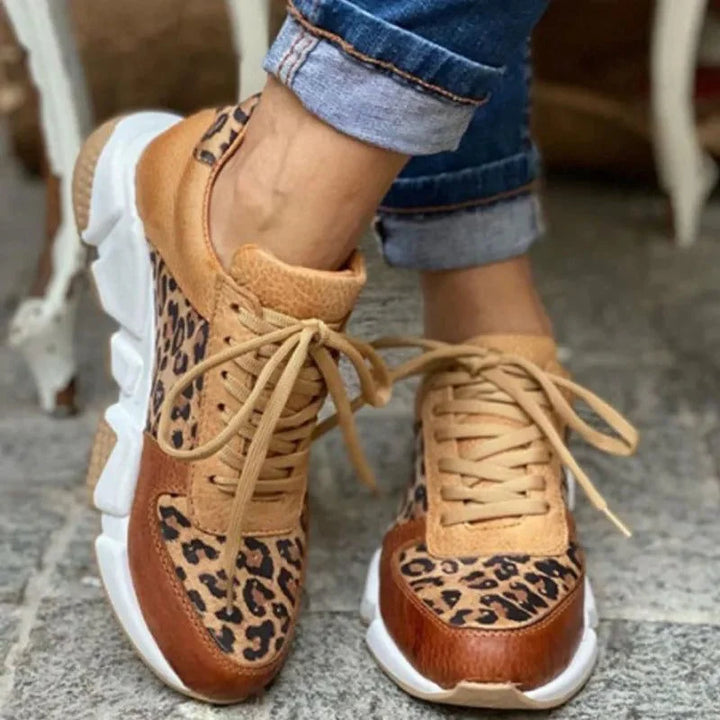 Tia | Women&